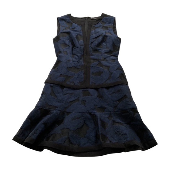 BCBGMaxazria Suni Jacquard Sheath Dress Sz 0 Navy Blue Cocktail Party Festive - Picture 1 of 13
